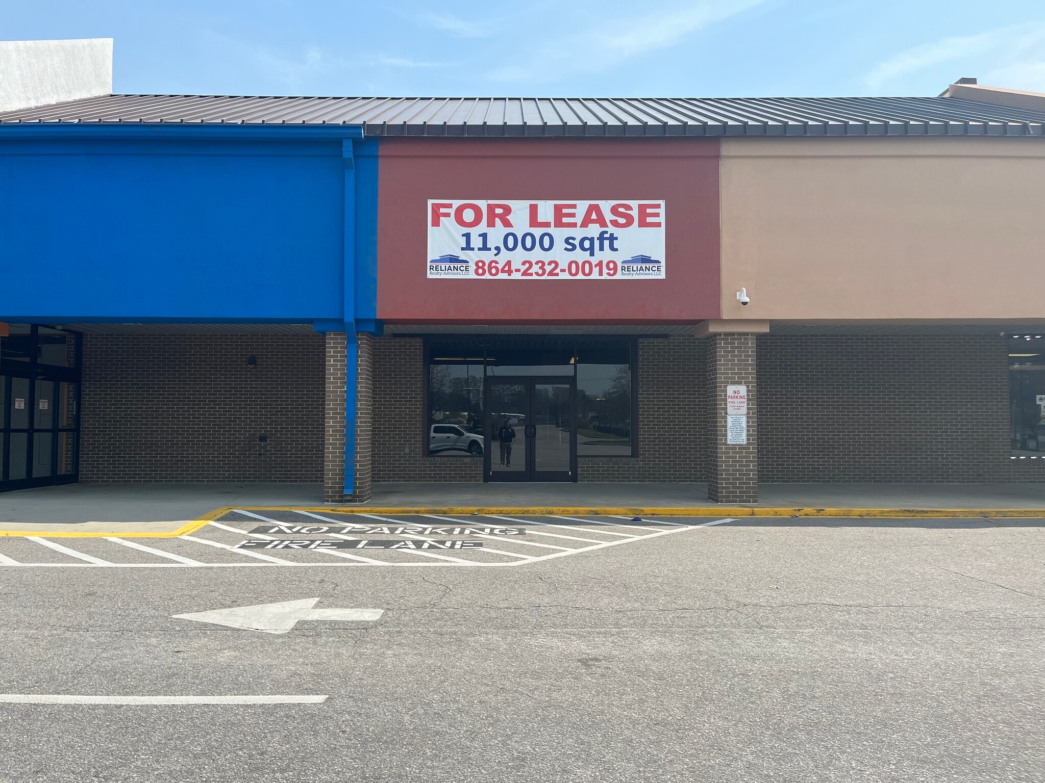 2221-2273 Charleston Hwy, Cayce, SC à louer Photo de l’immeuble– Image 1 sur 3