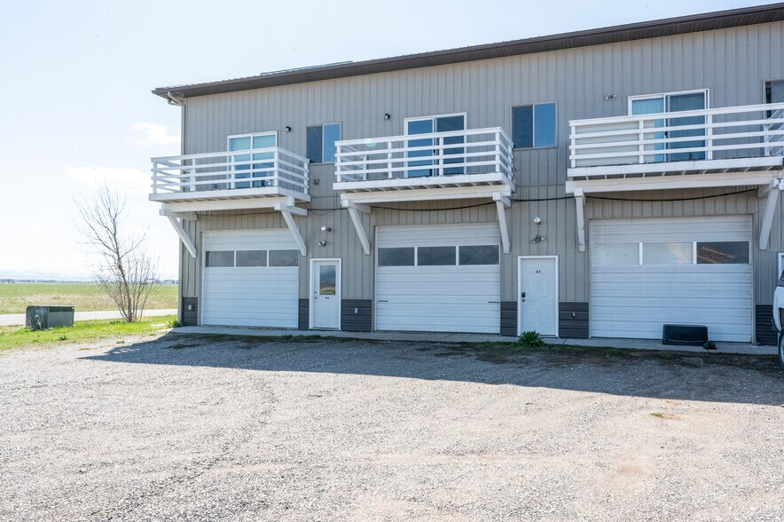 211 Jetway Dr, Belgrade, MT à vendre - Photo de l’immeuble – Image 2 sur 27