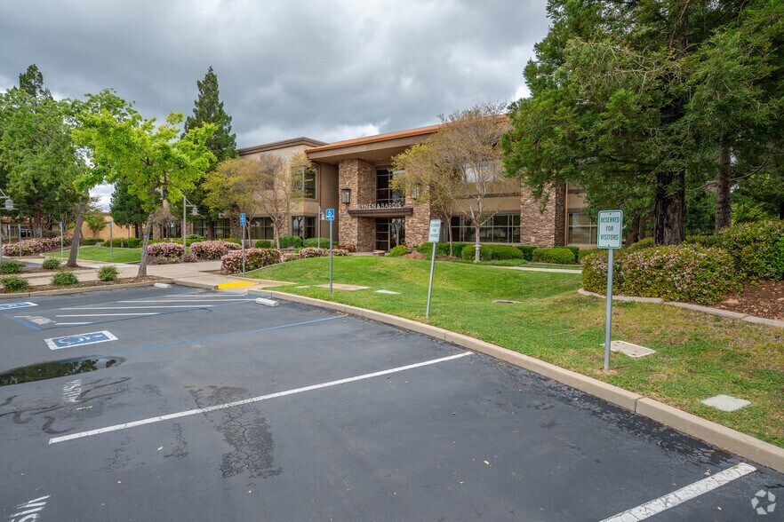 10630 Mather Blvd, Mather, CA à louer - Photo de l’immeuble – Image 3 sur 10