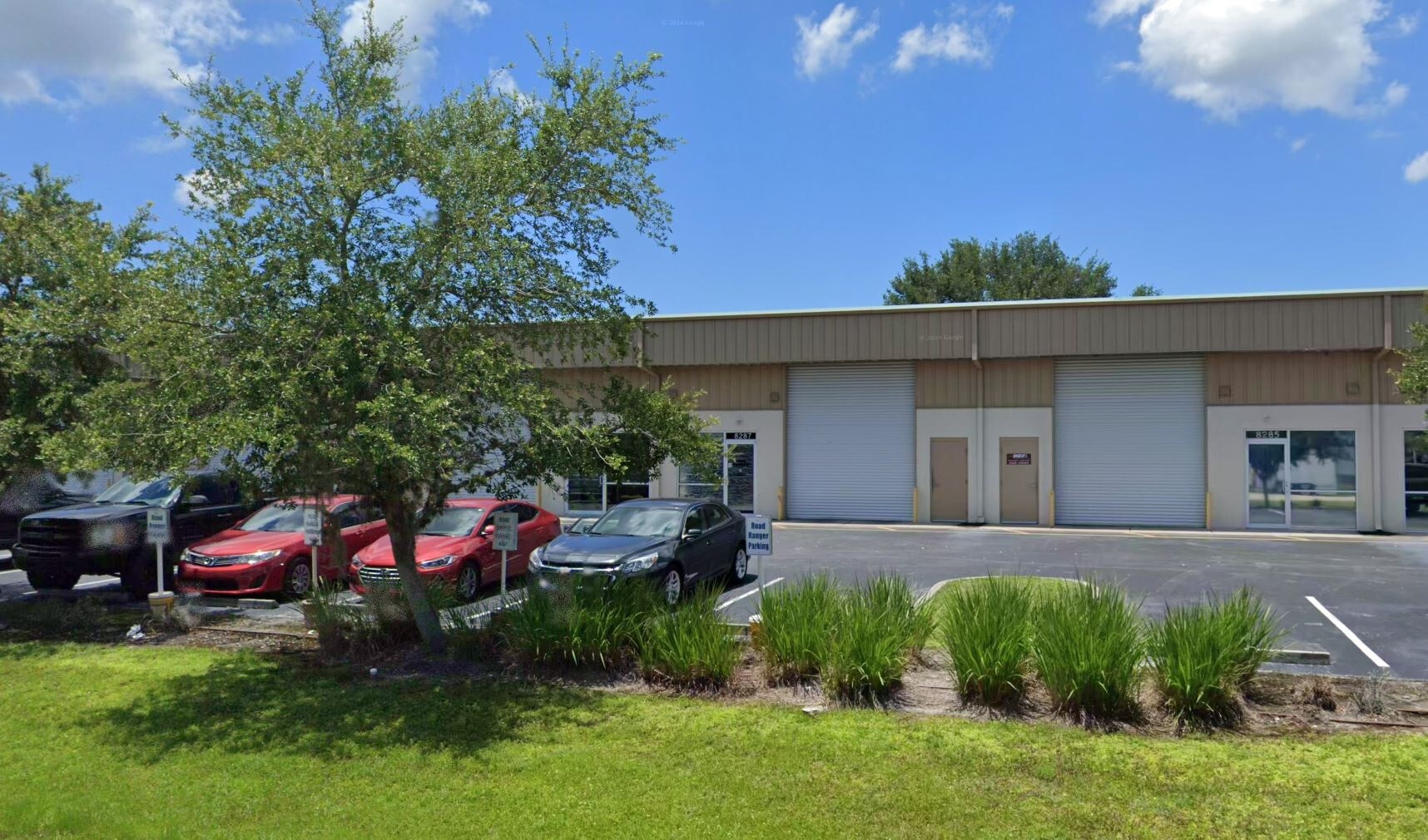 8281-8297 Blaikie Ct, Sarasota, FL à louer Photo de l’immeuble– Image 1 sur 4
