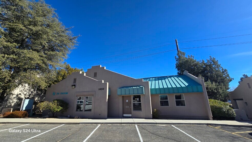 1650 Willow Creek Rd, Prescott, AZ à vendre - Photo de l’immeuble – Image 2 sur 13