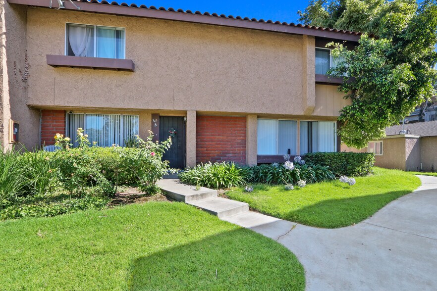 349 Camarillo St, Placentia, CA à vendre - Photo de l’immeuble – Image 3 sur 7