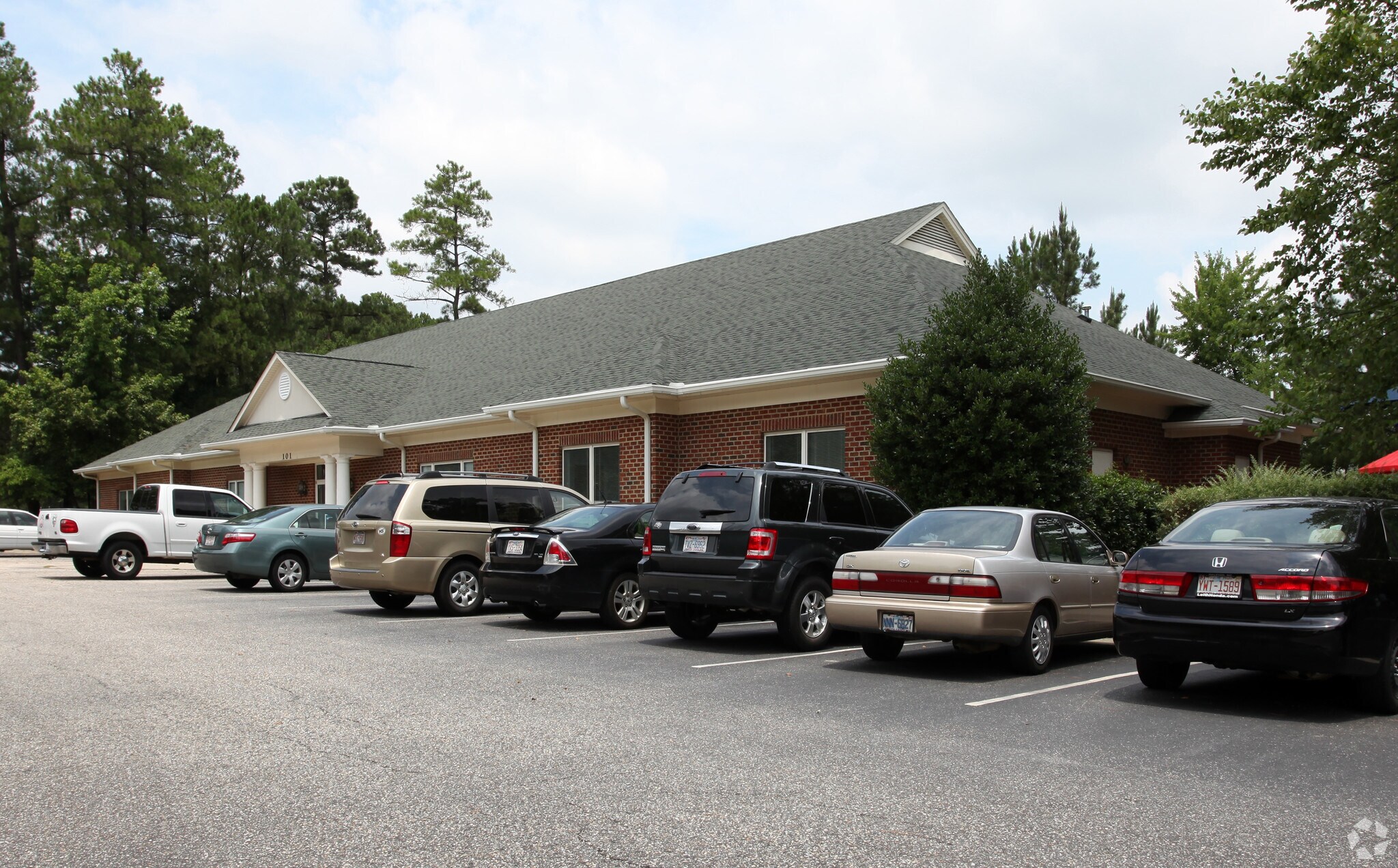 101 Arbor Creek Dr, Holly Springs, NC à vendre Photo principale– Image 1 sur 3