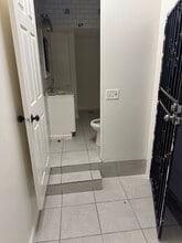 1009-1021 E Holt Ave, Pomona, CA à louer Photo intérieure– Image 1 sur 3