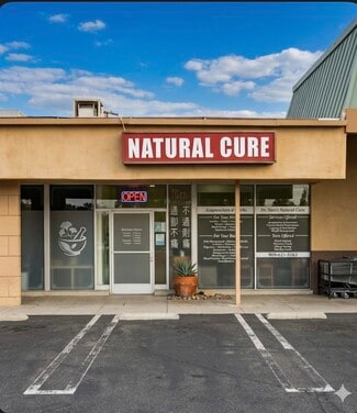 Plus de détails pour 843 W Foothill Blvd, Claremont, CA - Local commercial à louer