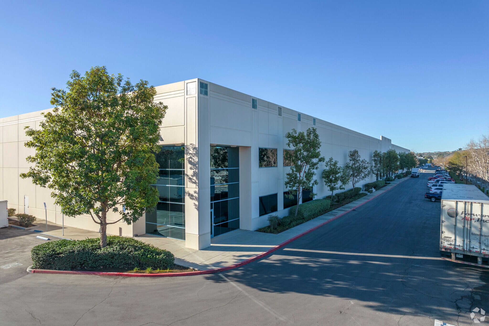 7385 Mission Gorge Rd, San Diego, CA à louer Photo principale– Image 1 sur 6