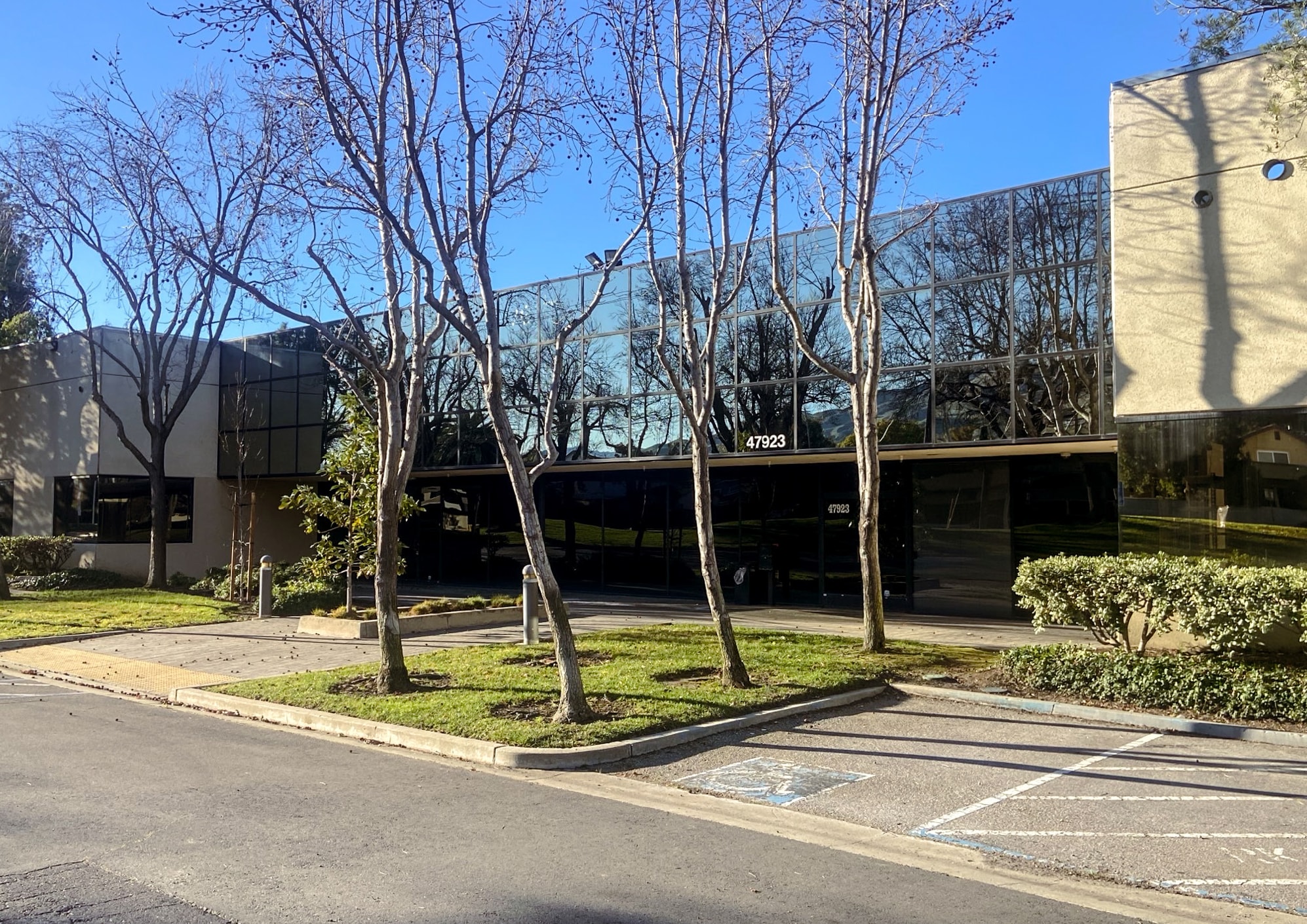 47913-47963 Warm Springs Blvd, Fremont, CA à louer Photo de l’immeuble– Image 1 sur 1