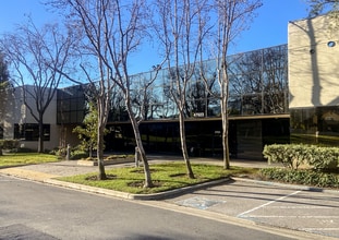 47913-47963 Warm Springs Blvd, Fremont, CA à louer Photo de l’immeuble– Image 1 sur 1