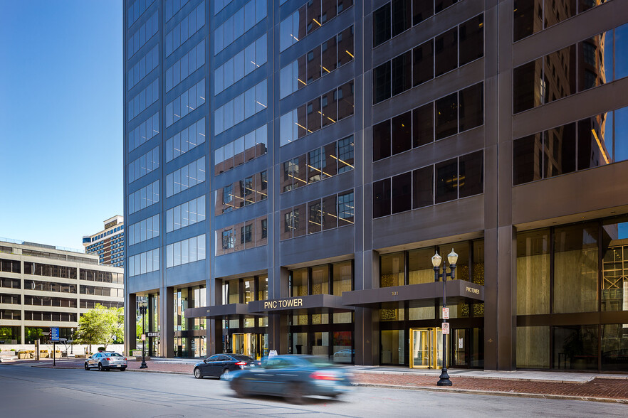 101 S 5th St, Louisville, KY à louer - Photo de l’immeuble – Image 3 sur 23