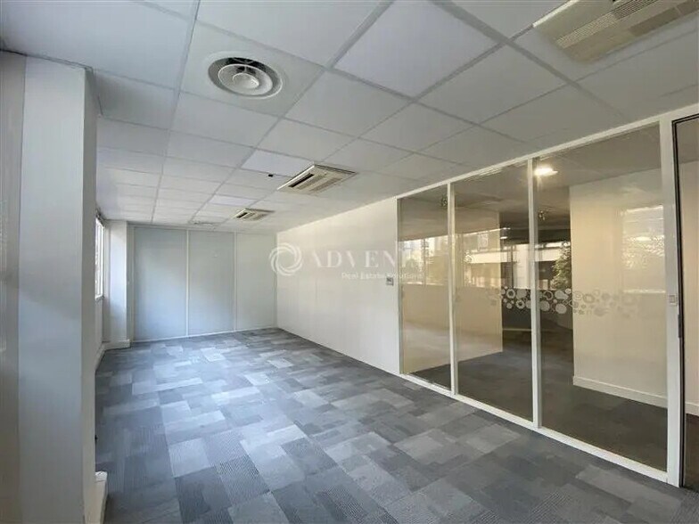 Bureau dans Issy-les-Moulineaux à louer - Photo intérieure – Image 3 sur 7