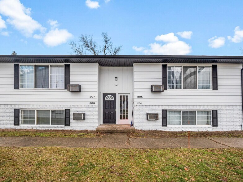 204 Rosette St, Holly, MI à vendre - Photo de l’immeuble – Image 2 sur 19