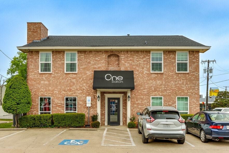110 S Barton Ave, Grapevine, TX à vendre - Photo principale – Image 1 sur 10