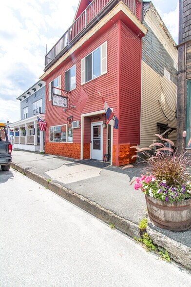 18 Cross St, Brighton, VT à vendre - Photo de l’immeuble – Image 3 sur 22