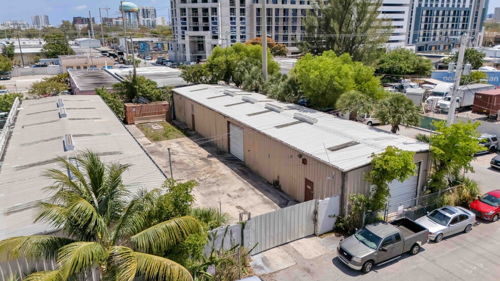 700 NW 7th Ter, Fort Lauderdale, FL à vendre - Photo de l’immeuble – Image 1 sur 24