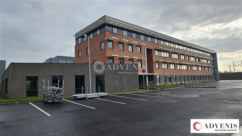 Bureau dans Sainghin-en-Mélantois à louer - Photo de l’immeuble – Image 1 sur 12