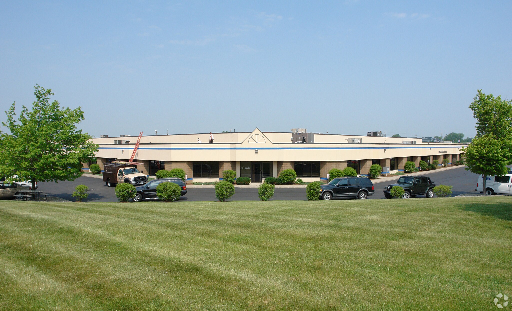 395 Summit Point Dr, Henrietta, NY à louer Photo principale– Image 1 sur 5