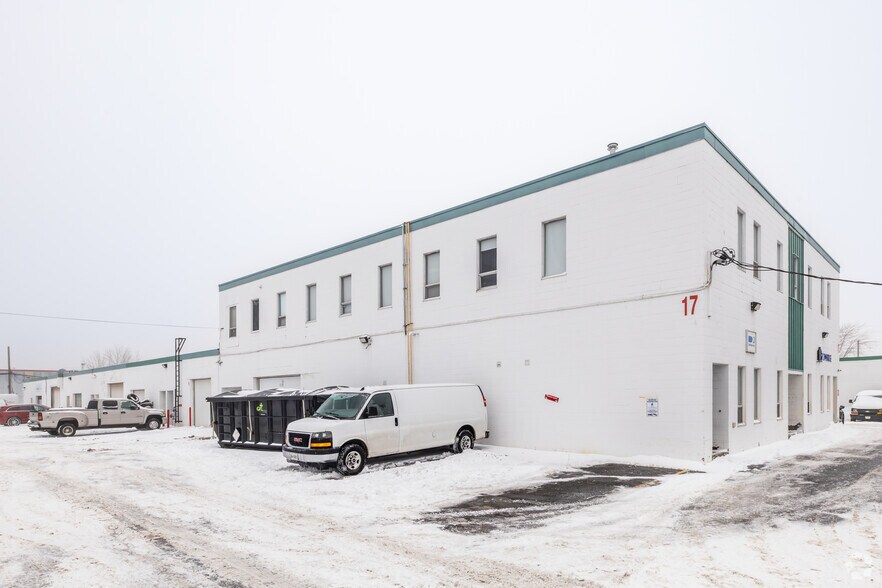 17 Grenfell Cres, Ottawa, ON à louer - Photo de l’immeuble – Image 2 sur 3