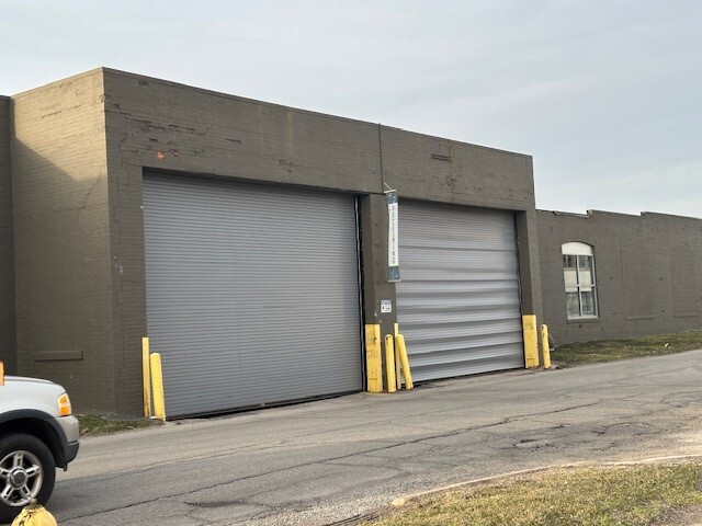 229 Factory St, La Porte, IN à louer - Photo de l’immeuble – Image 3 sur 9