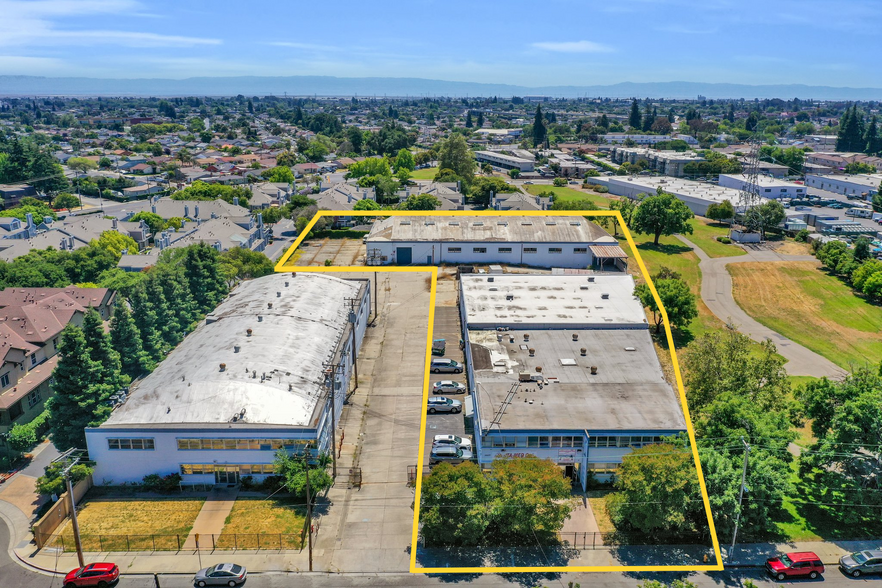 25377 Huntwood Ave portefeuille de 2 biens à vendre sur LoopNet.fr - Photo de l’immeuble – Image 2 sur 21
