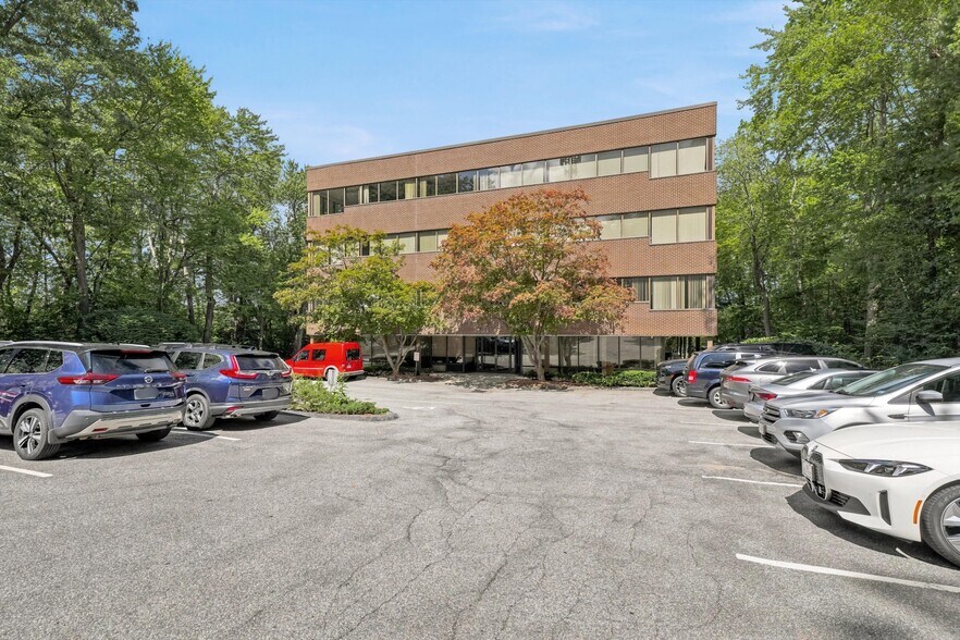 71 Spit Brook Rd, Nashua, NH à louer - Photo de l’immeuble – Image 3 sur 12