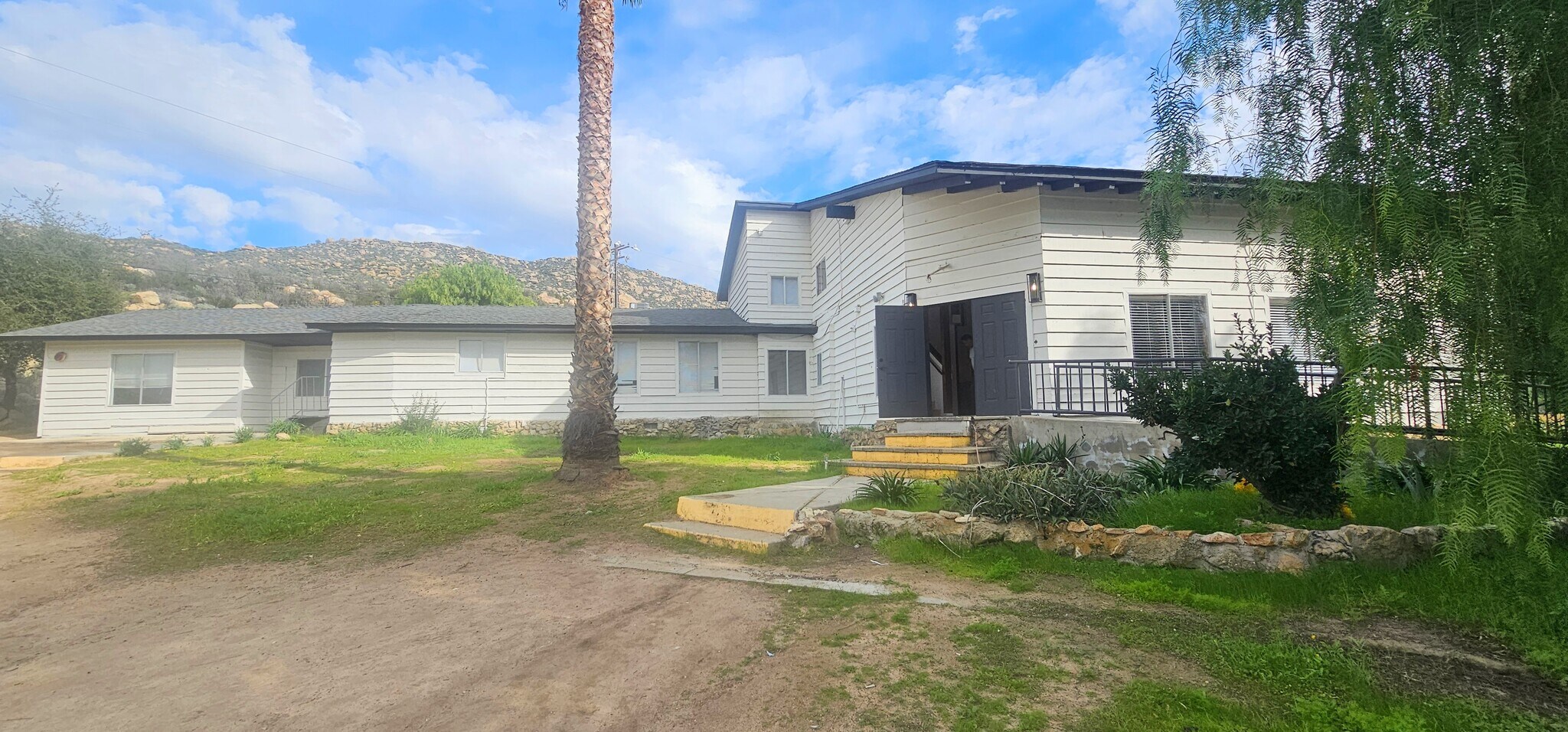 2100 S State St, Hemet, CA à vendre Photo principale– Image 1 sur 40