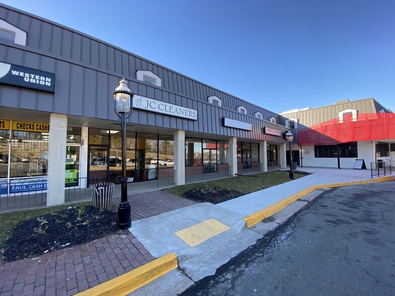 18051-18139 Triangle Shopping Plz, Dumfries, VA à louer - Photo de l’immeuble – Image 1 sur 4