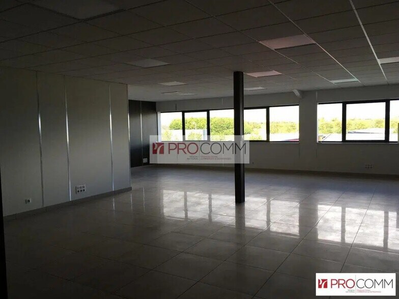 Bureau dans Chartres à louer - Photo de l’immeuble – Image 2 sur 6