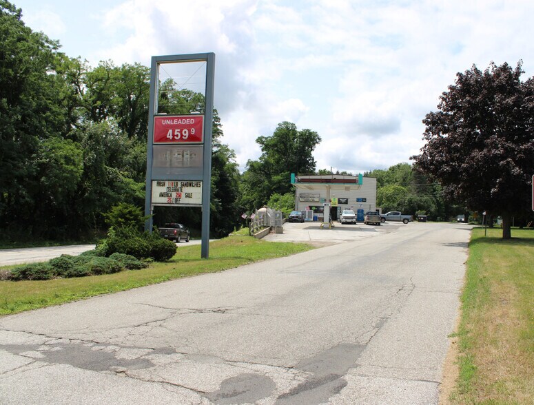 10543 Old Lake Rd, Lake City, PA à vendre - Photo de l’immeuble – Image 1 sur 33