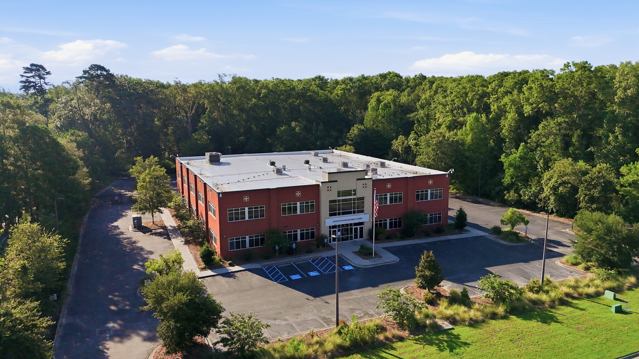 8 Southern Oaks Ct, Savannah, GA à vendre Aérien– Image 1 sur 17
