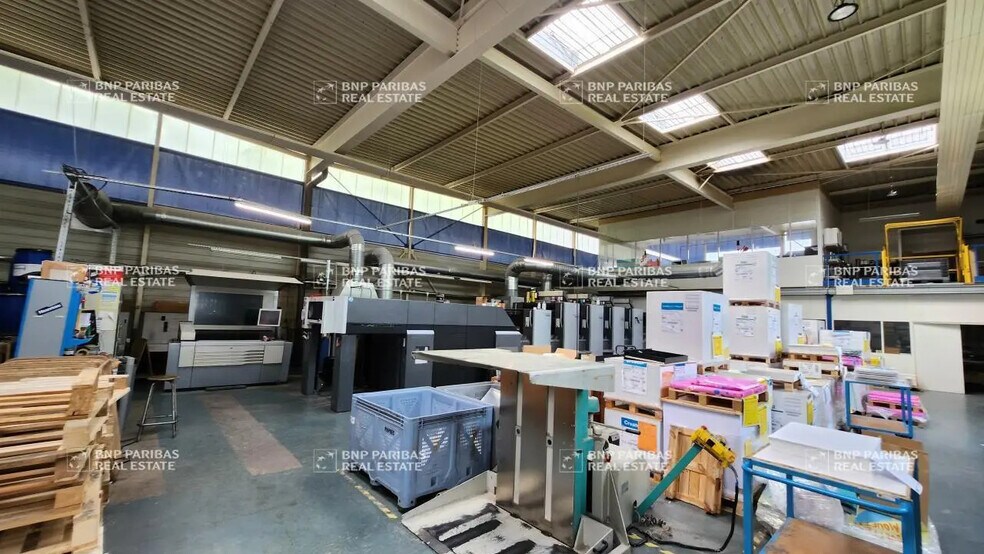 Local d'activités dans Champigny-sur-Marne à vendre - Photo de l’immeuble – Image 1 sur 10