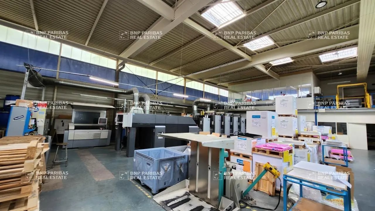 Local d'activités dans Champigny-sur-Marne à vendre Photo de l’immeuble– Image 1 sur 11