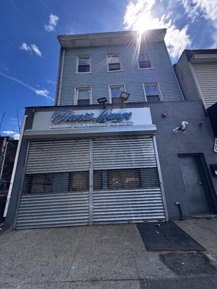 119 W Broadway, Paterson, NJ à vendre - Photo de l’immeuble – Image 2 sur 20