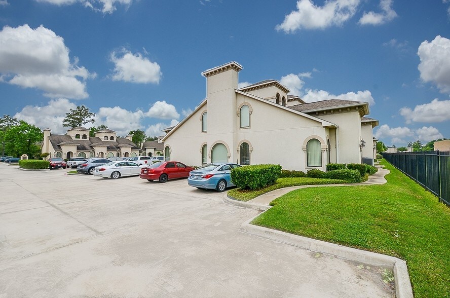 12802 Willow Centre Dr, Houston, TX à vendre - Photo de l’immeuble – Image 3 sur 48