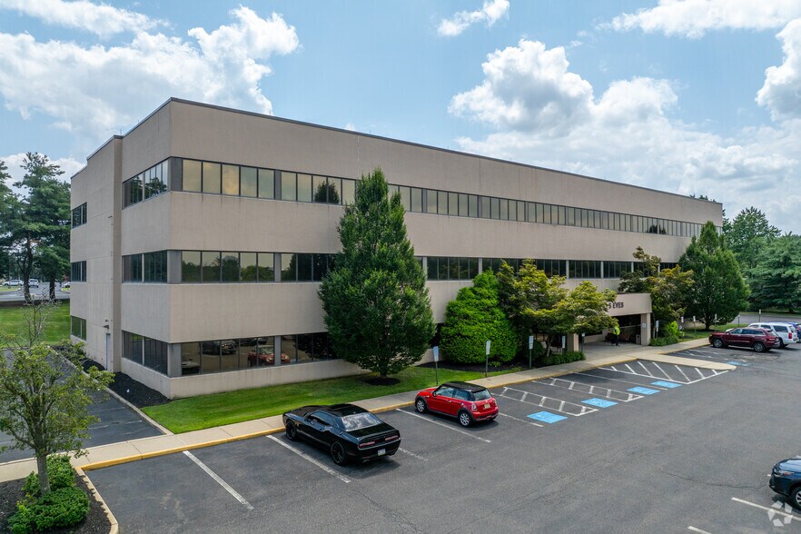 5 Eves Dr, Marlton, NJ à louer - Photo principale – Image 1 sur 10
