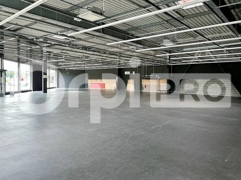 Local commercial dans Arras à louer - Photo intérieure – Image 1 sur 9