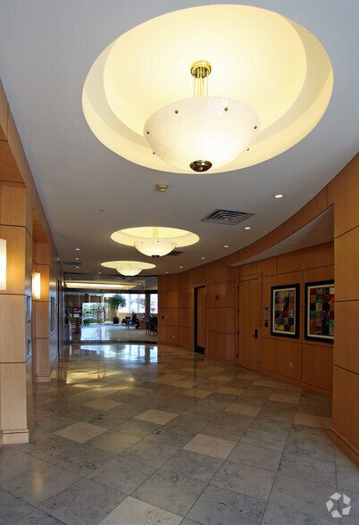 1500 S Utica Ave, Tulsa, OK à louer - Hall d’entrée – Image 2 sur 3