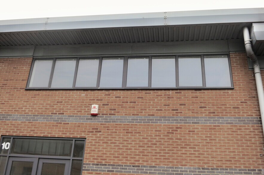 Bowman Ct, Royal Wootton Bassett à louer - Photo de l’immeuble – Image 2 sur 7