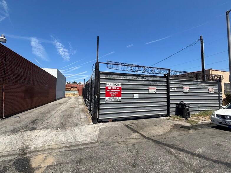 7310 S La Cienaga & 715 Vesta St. portefeuille de 2 biens à vendre sur LoopNet.fr - Photo de l’immeuble – Image 2 sur 6