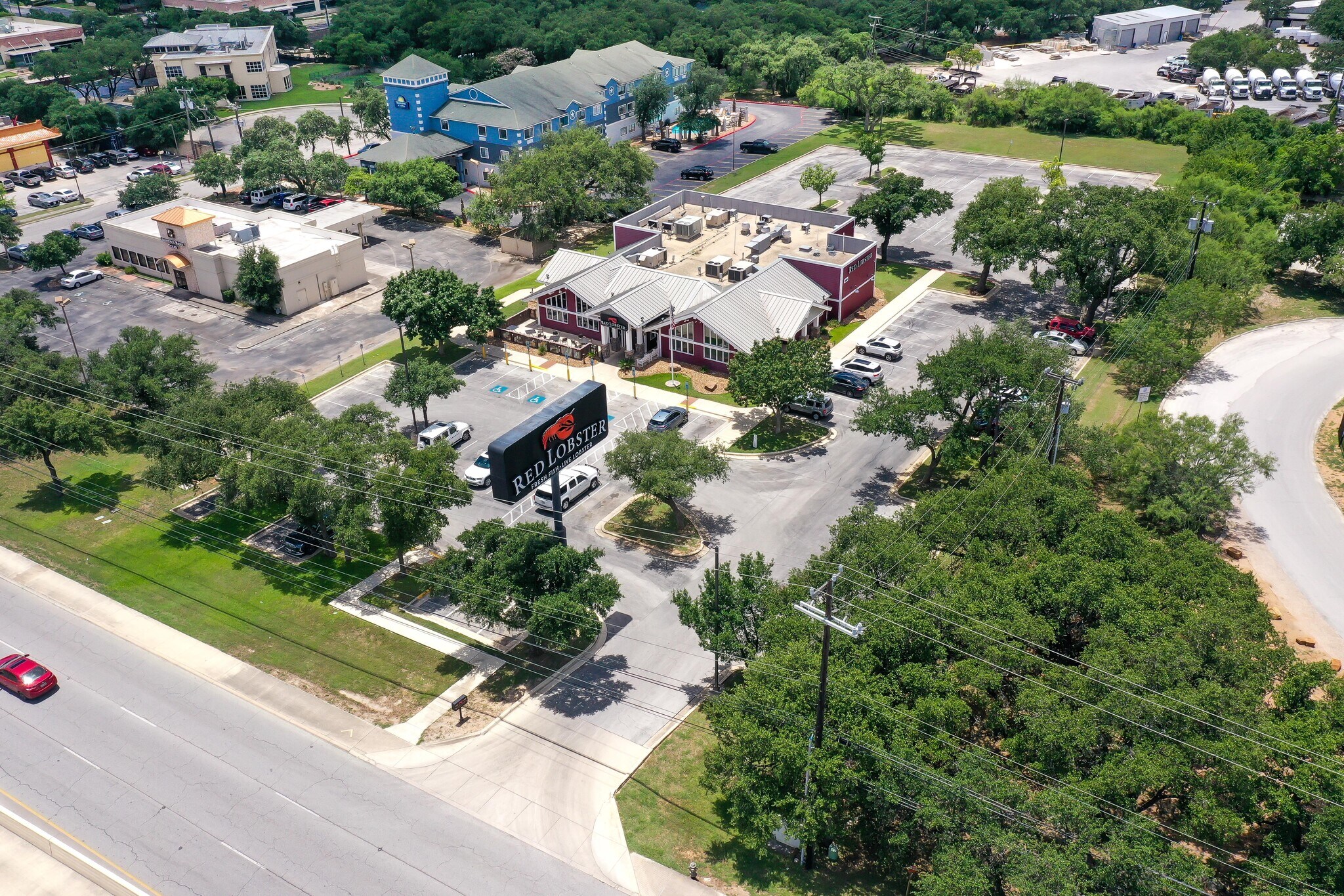 17415 San Pedro Ave, San Antonio, TX à louer Photo principale– Image 1 sur 13