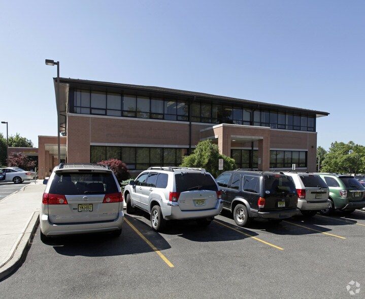 400 Franklin Tpke, Mahwah, NJ à louer - Photo de l’immeuble – Image 3 sur 9