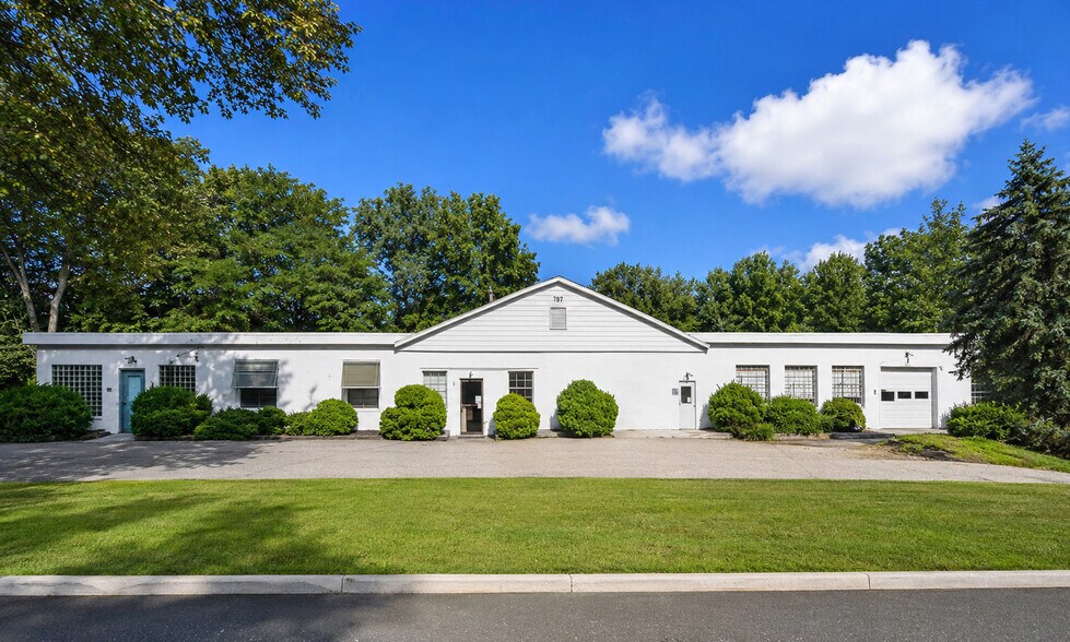 787 Passaic Ave, West Caldwell, NJ à vendre - Photo de l’immeuble – Image 1 sur 2
