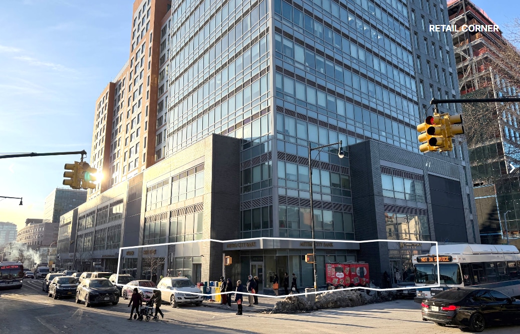 38-08 Union St, Flushing, NY à louer Photo de l’immeuble– Image 1 sur 3