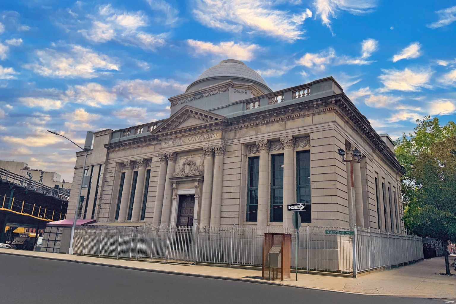 5 Stuyvesant Ave, Brooklyn, NY portefeuille de 3 biens à vendre sur LoopNet.fr Photo principale– Image 1 sur 4