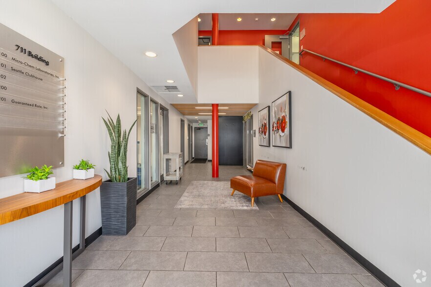 711 6th Ave N, Seattle, WA à louer - Hall d’entrée – Image 3 sur 7