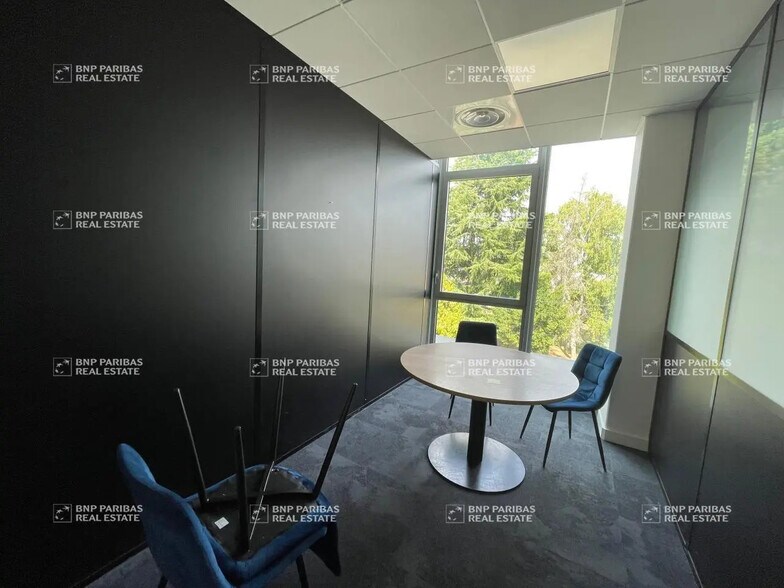Bureau dans Limonest à louer - Photo de l’immeuble – Image 3 sur 18