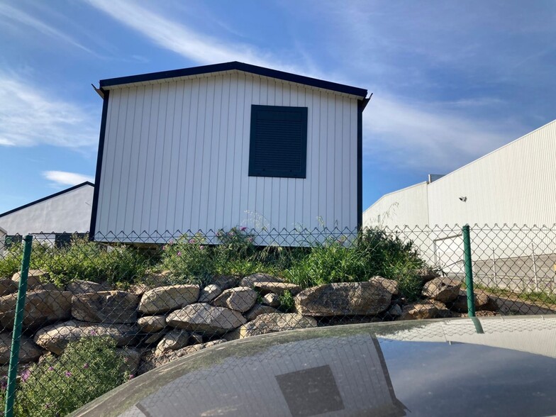 Industriel/Logistique dans Maçanet de la Selva, Gerona à vendre - Photo de l’immeuble – Image 3 sur 5