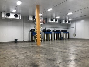 2323 NW 72nd Ave, Miami, FL à louer Photo intérieure– Image 2 sur 12