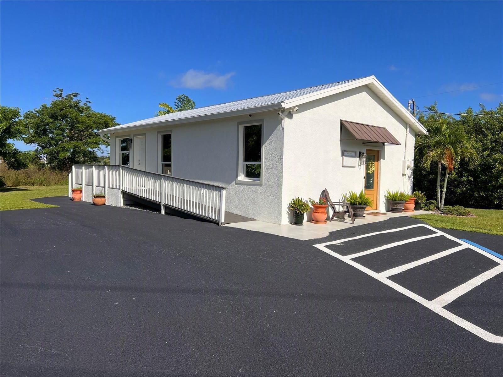 180 Rio Villa Rd, Punta Gorda, FL à vendre Photo de l’immeuble– Image 1 sur 40