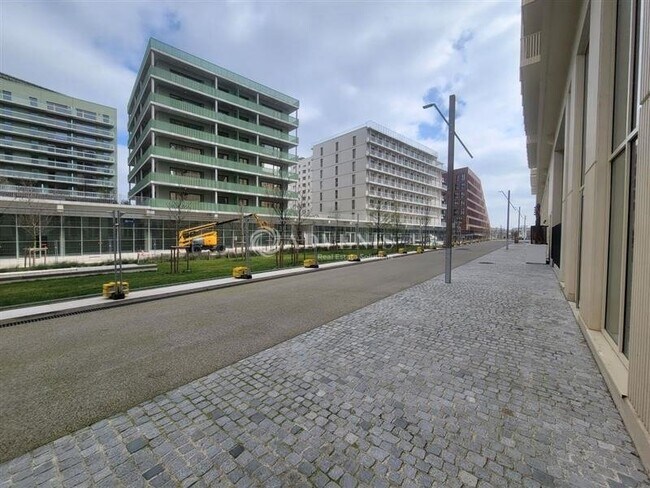 Plus de détails pour 4 24 Rue Maya Angelou, Saint-Ouen-sur-Seine - Local commercial à louer