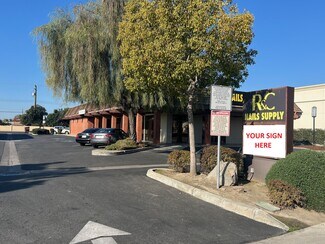 Plus de détails pour 1725 S Mooney Blvd, Visalia, CA - Local commercial à louer